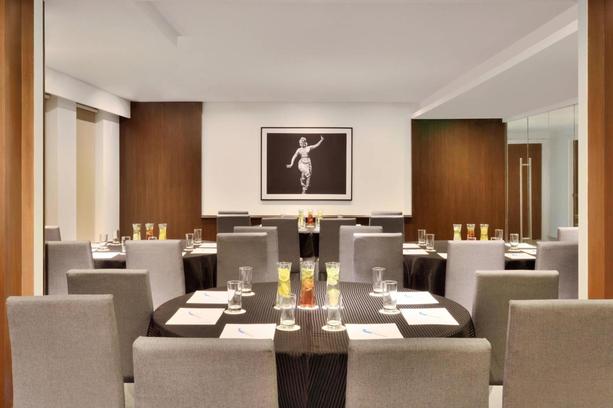Отель Fairfield By Marriott Chennai Omr Экстерьер фото
