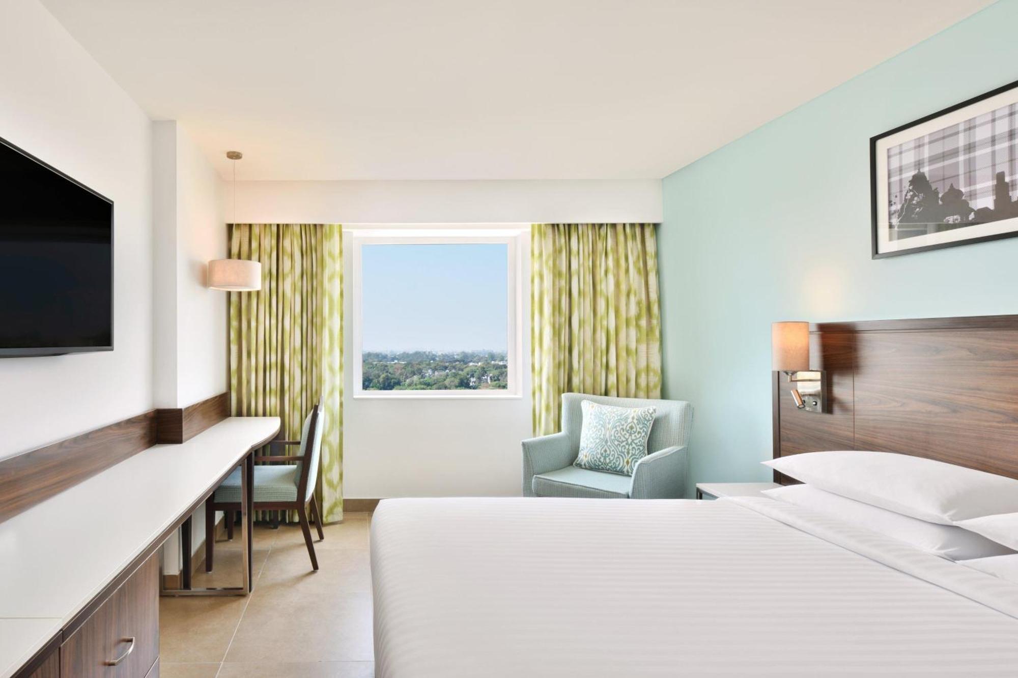 Отель Fairfield By Marriott Chennai Omr Экстерьер фото