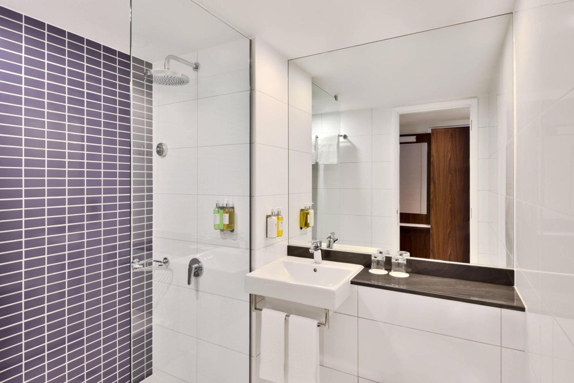 Отель Fairfield By Marriott Chennai Omr Экстерьер фото