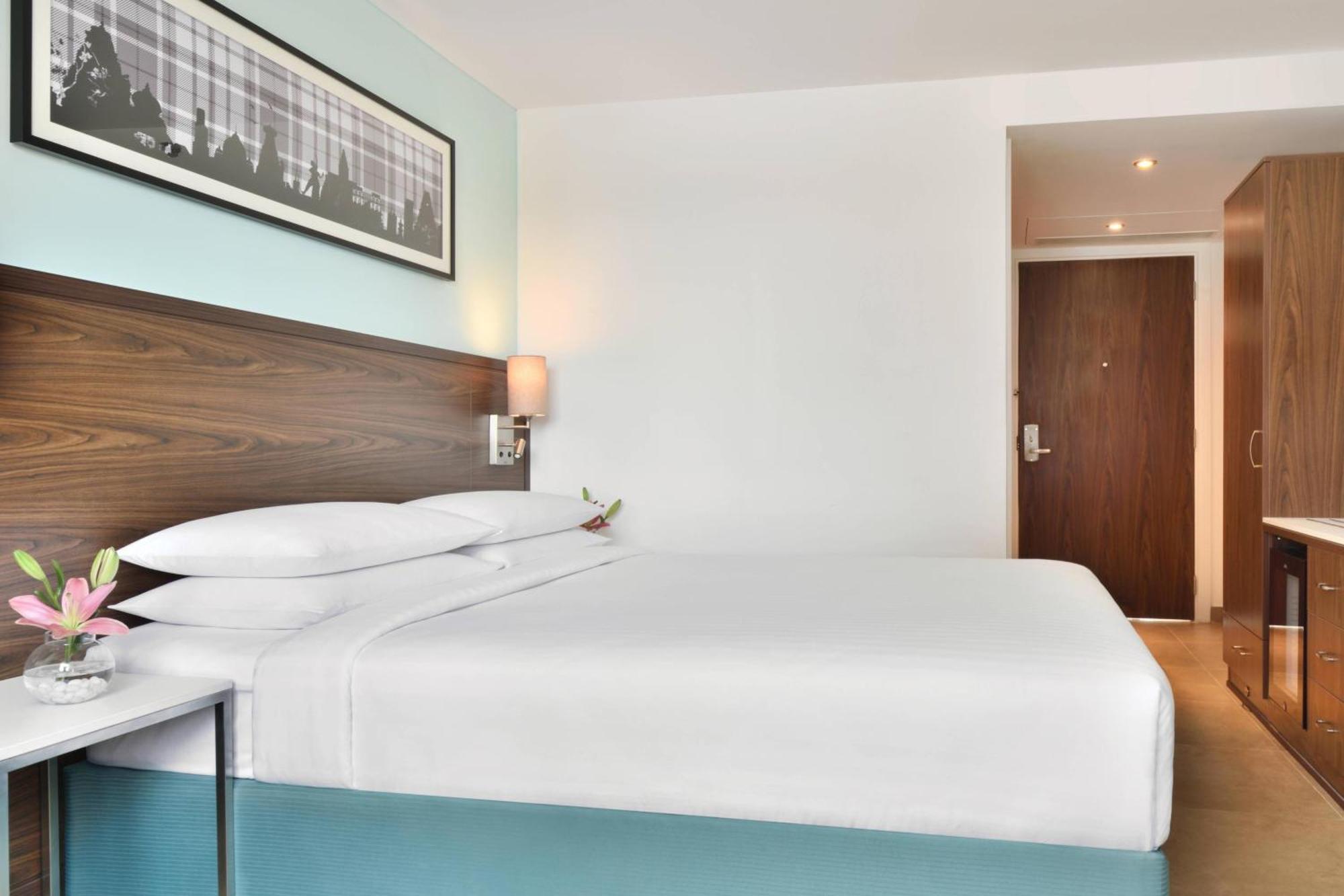 Отель Fairfield By Marriott Chennai Omr Экстерьер фото