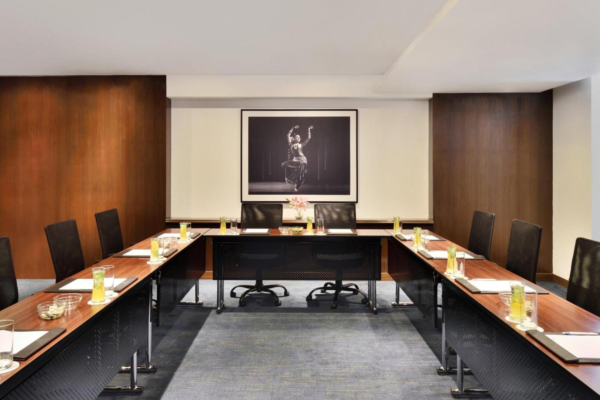 Отель Fairfield By Marriott Chennai Omr Экстерьер фото